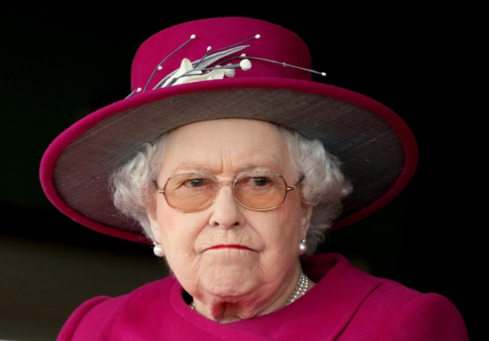 Lustige Fotos der britischen Königin Elizabeth II 
