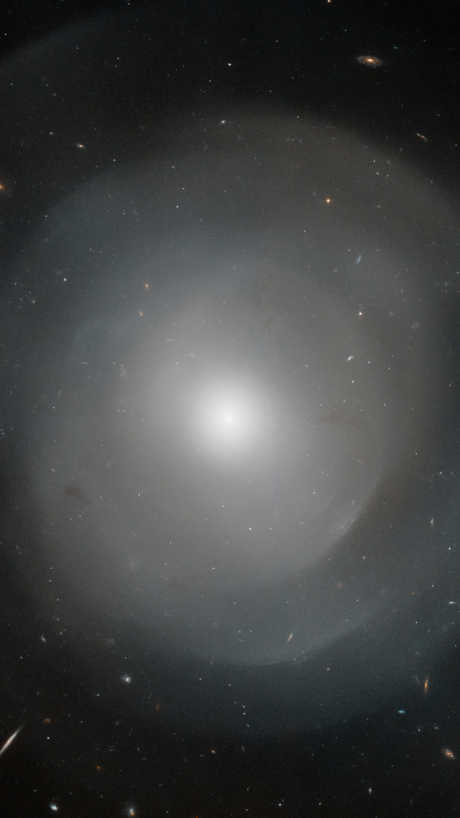 gigantic-elliptical-galaxy-NGC-474